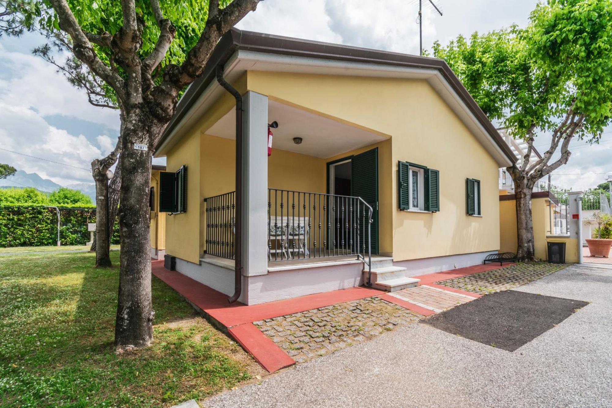 Camping Apuano Marina di Massa Exterior photo